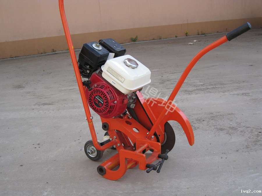 NQG-4.8型内燃钢轨切轨机