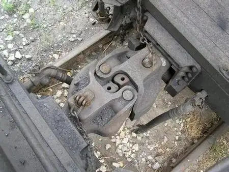 火车车钩发明人简介