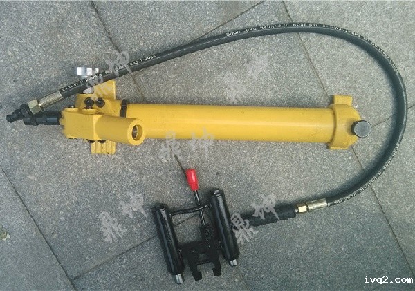 YBX-1型提速道岔滑床板液压拔销器