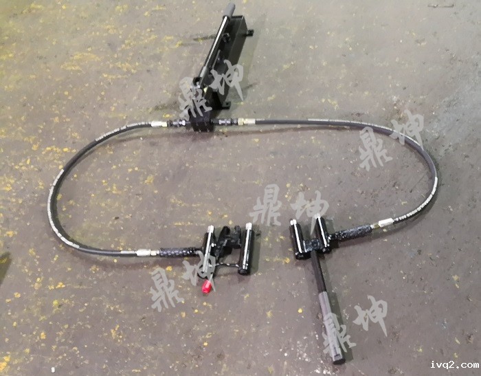 YBX-60型提速道岔滑床板液压拔销器