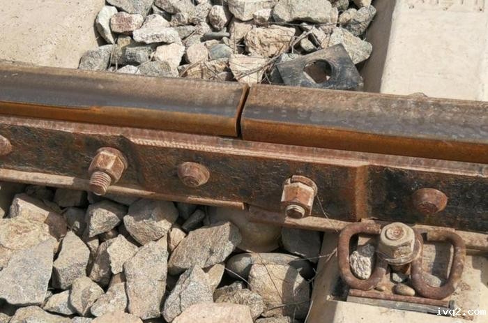 各类型的钢轨接头介绍