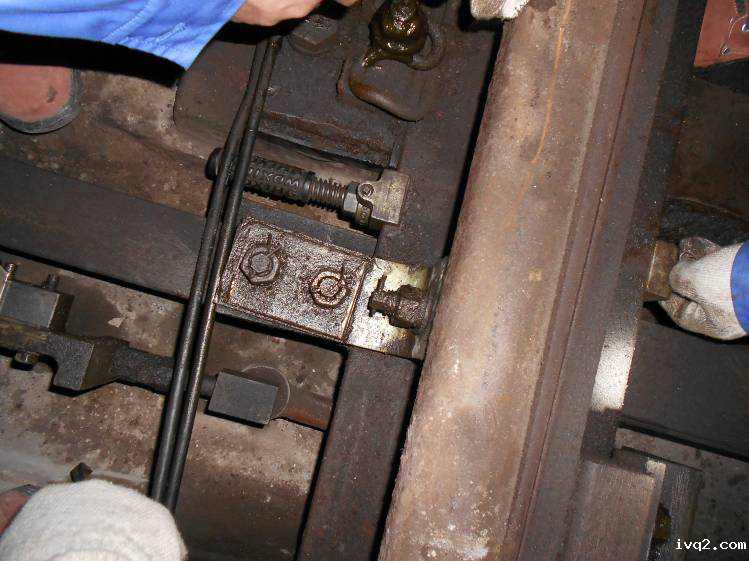 三开道岔安装铁路道岔钩锁器的使用说明