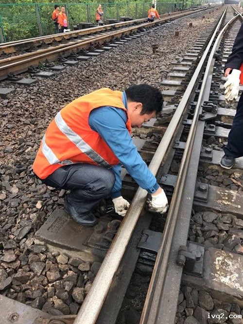 枕上滚筒应力放散钢轨的好处