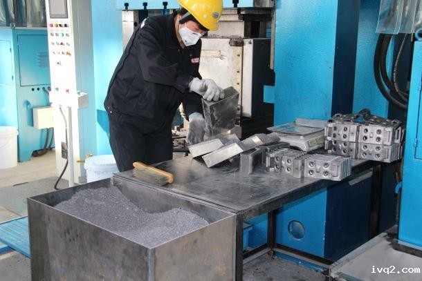 我厂升级闸瓦生产设备，提升闸瓦整体性能